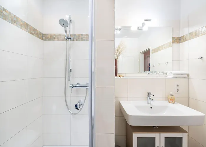 Annika Sommerbrise Sellin (Rugen)